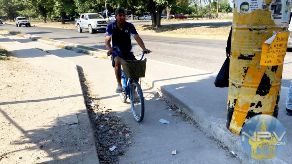 Ixtapa: Ciudadanos alertan sobre el grave deterioro de la ciclovía