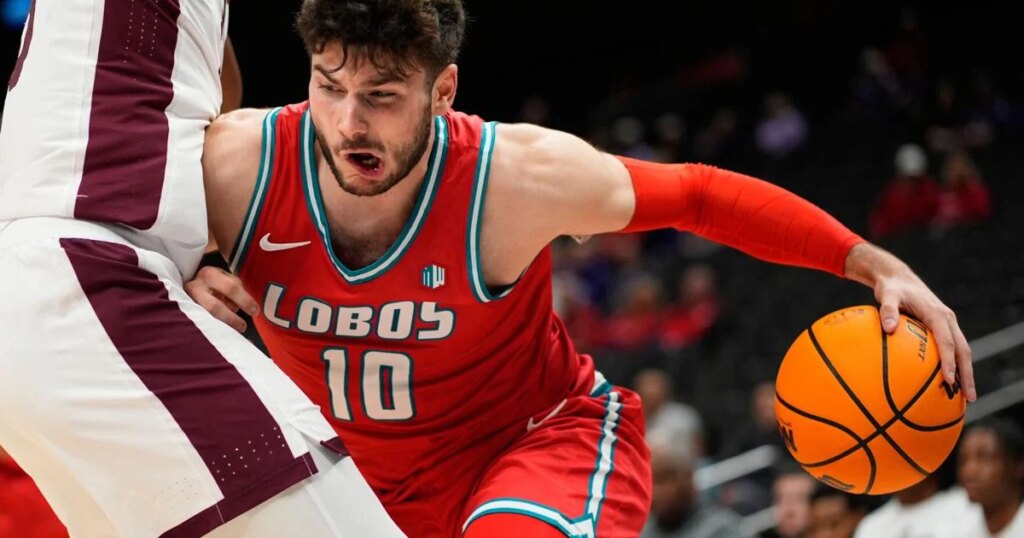 Los Lobos vencen 80-78 al equipo SEC Mississippi State en un emocionante partido