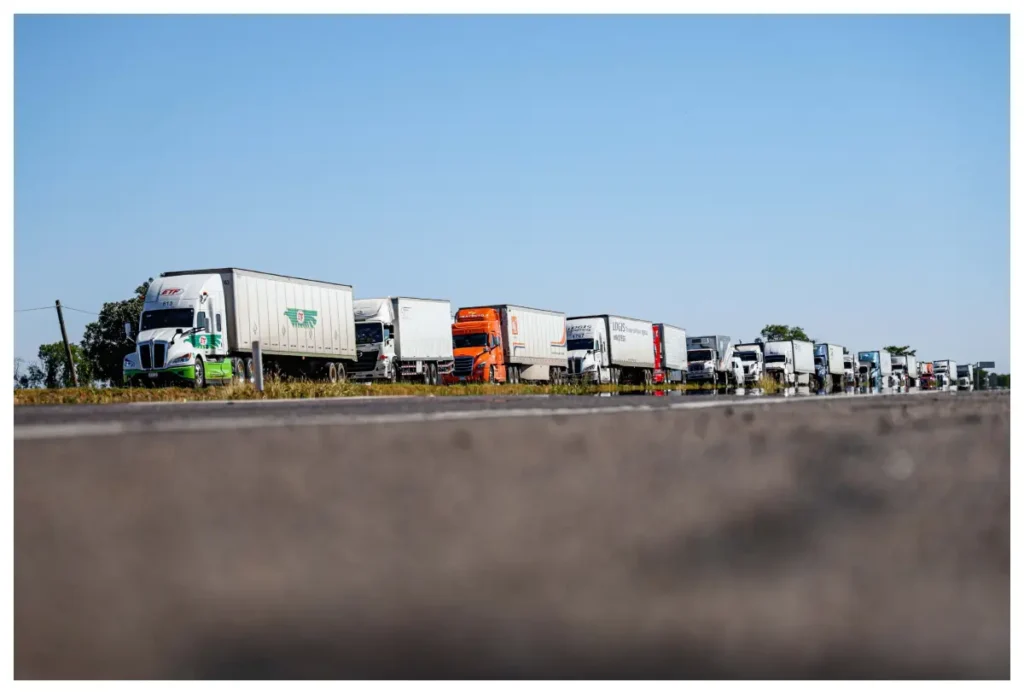 Productores y transportistas reanudan actividades tras acuerdo con la Segob