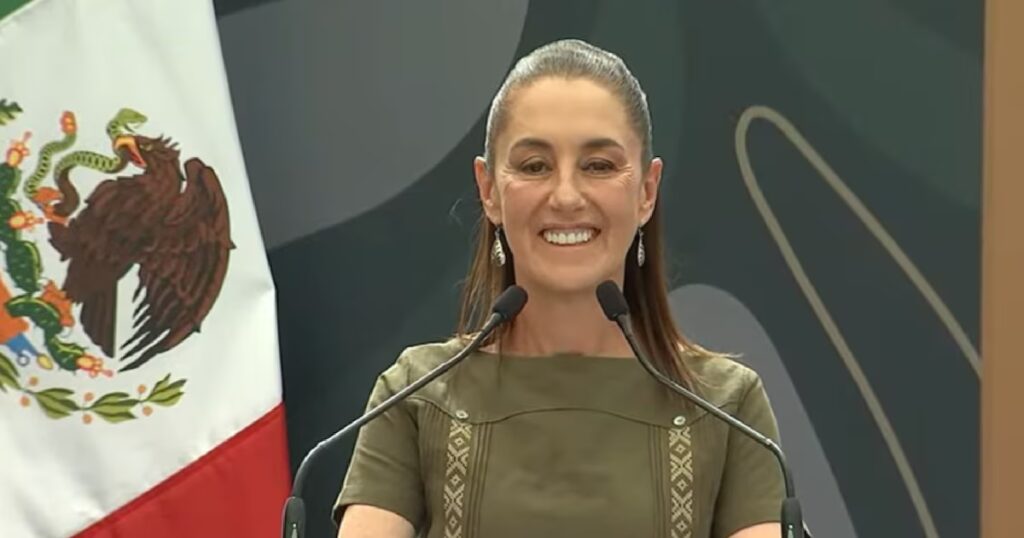 Sheinbaum resalta el humanismo mexicano que AMLO detalla en su libro: Los neoliberales intentaron eliminar la historia