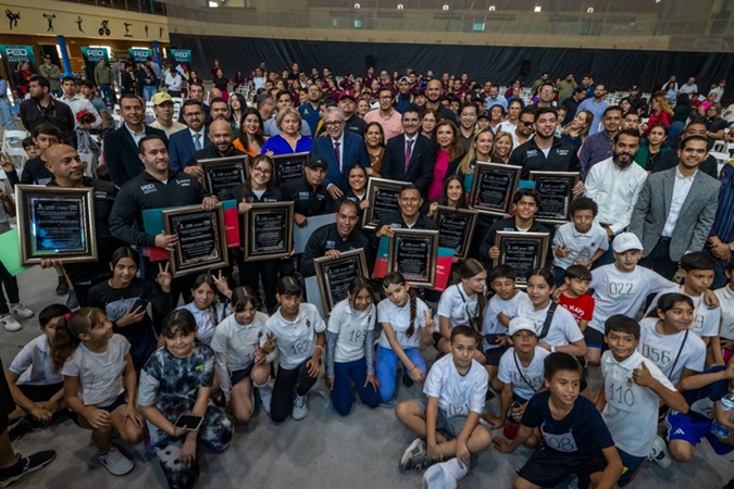 Sinaloa se consolida como referente en el deporte: Rocha Moya entrega el Premio Estatal del Deporte 2025 y revela incremento en los estímulos