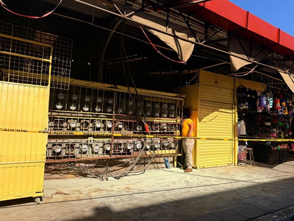 Alerta en el Mercado Pino Suárez por falla eléctrica en la zona de medidores