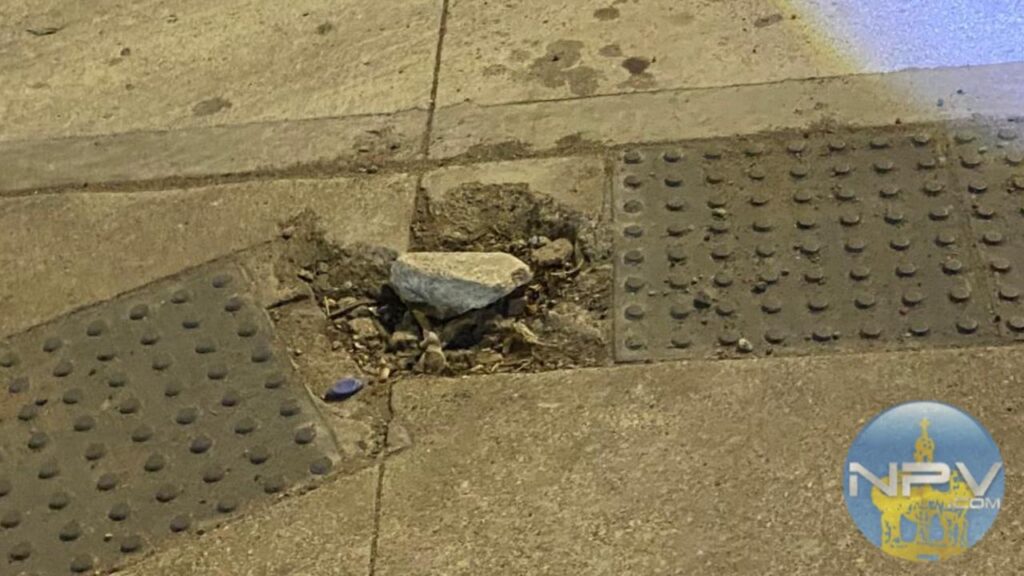 Alertan sobre daños en la infraestructura de la avenida Francisco Medina en Puerto Vallarta