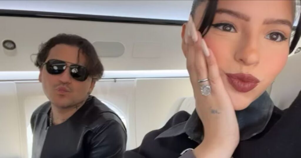 Ángela Aguilar muestra momentos de su Navidad junto a Christian Nodal