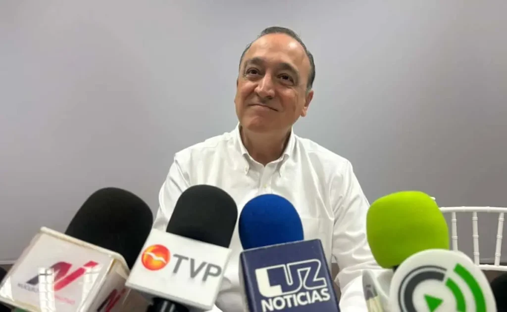 Antonio Menéndez invita a celebrar una Navidad llena de unión, paz y armonía familiar