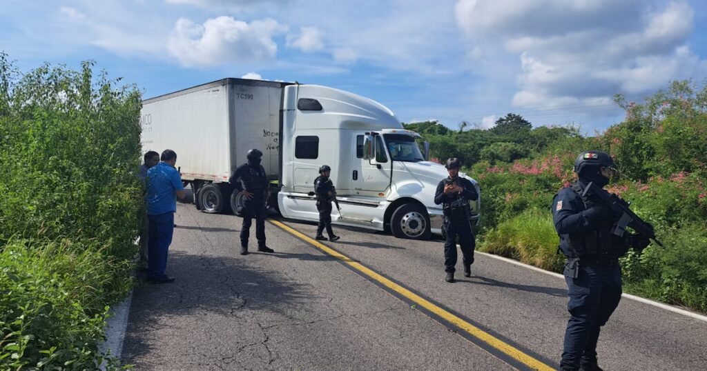 Balacera deja dos muertos y nuevos bloqueos obstaculizan el acceso a Escuinapa: autoridades en plena investigación