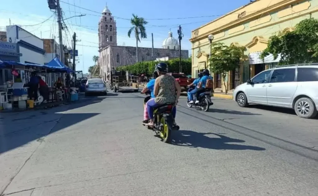 Balaceras en Escuinapa fuerzan a negocios de Canaco a cerrar y ofrecer ventas a domicilio