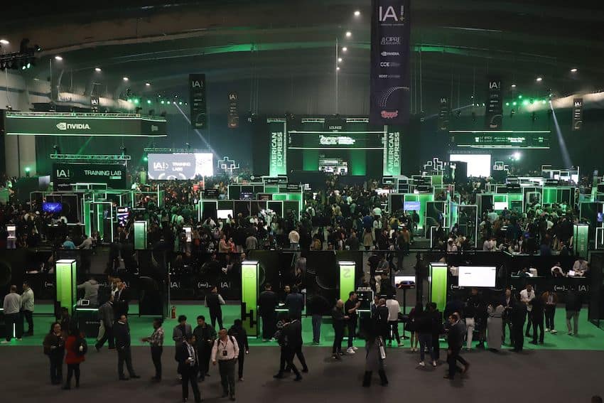 Casi el 40% de las empresas en México ya utilizan inteligencia artificial, afirma un ejecutivo de AWS.