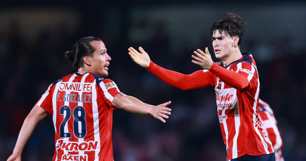 Chivas asegura el futuro: “La Hormiga” y “El Oso” González renuevan hasta 2028