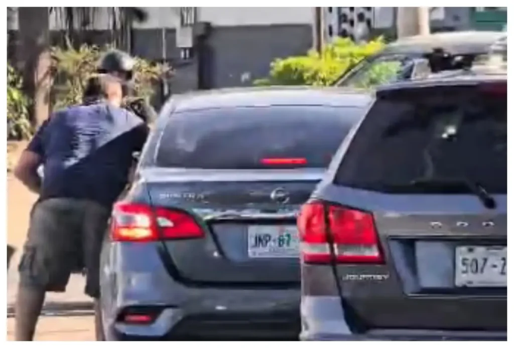 Conductor escapa tras provocar un choque en Aralias, Puerto Vallarta; solicitan ayuda para encontrar el vehículo | VIDEO