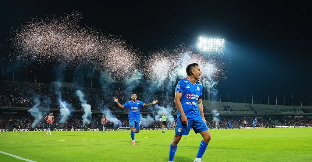 Cruz Azul se repone y elimina a Chivas para avanzar a las Semifinales