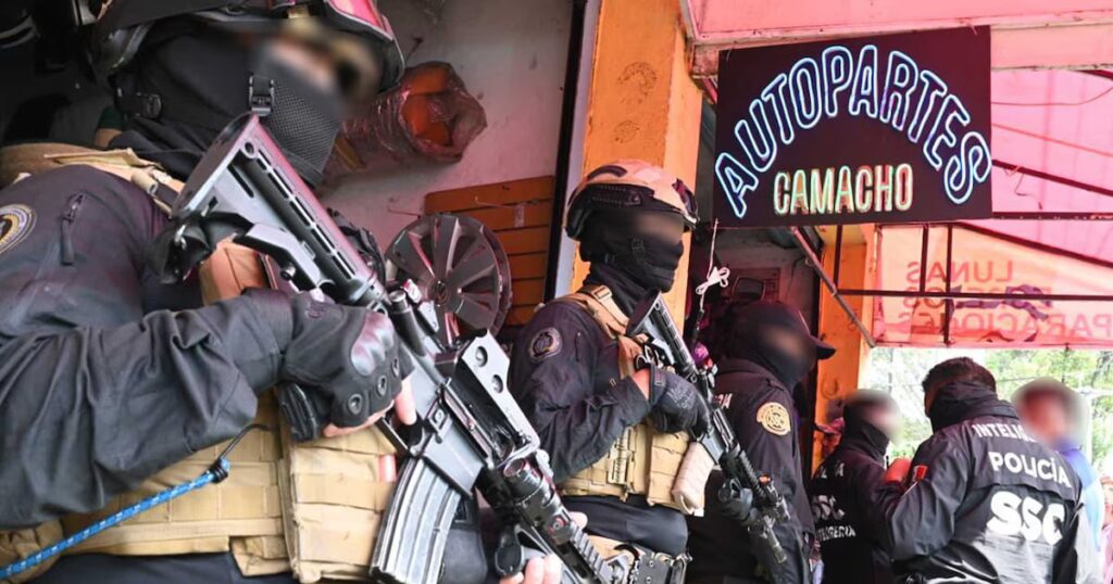 Desmantelan red de robo de vehículos en la CDMX: 1.5 toneladas de autopartes, dos autos y un detenido