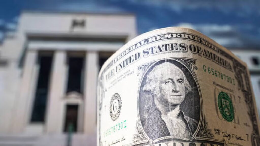 Dólar hoy 22 de diciembre de 2025: el tipo de cambio se estabiliza en torno a los 18 pesos mexicanos.