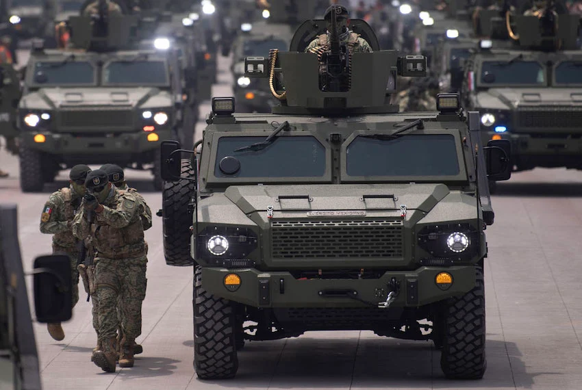 El Ejército Mexicano despliega 720 tropas y vehículos blindados para salvaguardar la industria del aguacate en Michoacán