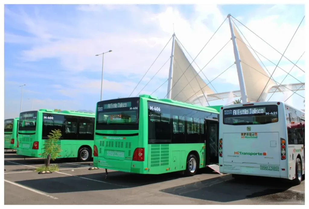 El costo del transporte público en Puerto Vallarta aumentará en 2026, según Pablo Lemus