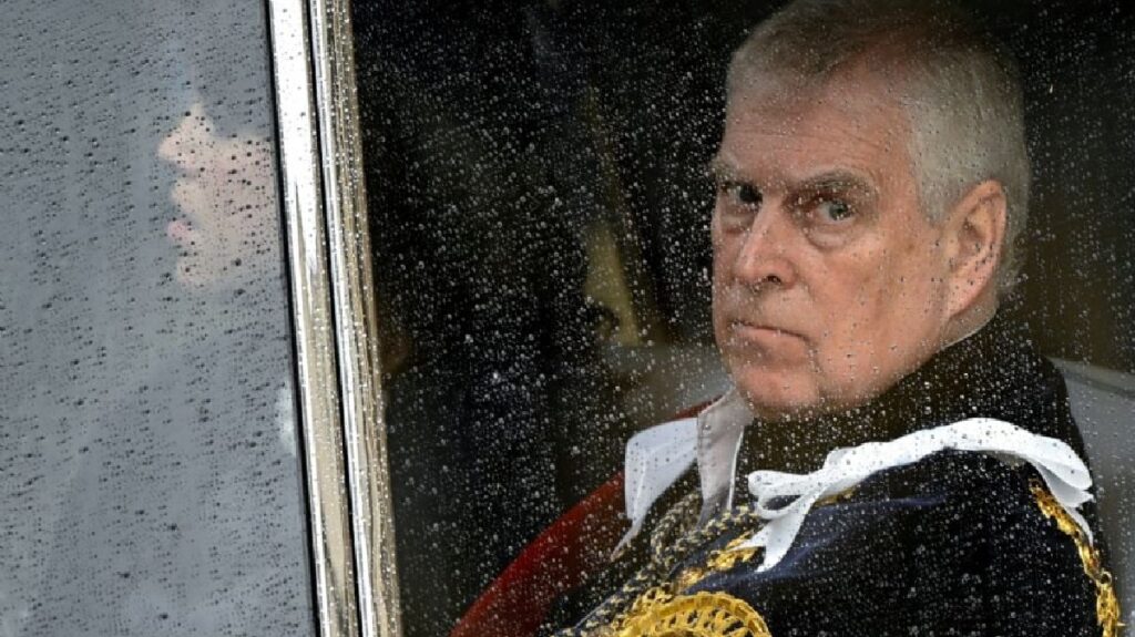 El príncipe Andrés renuncia a su licencia de armas tras la pérdida de sus títulos nobiliarios