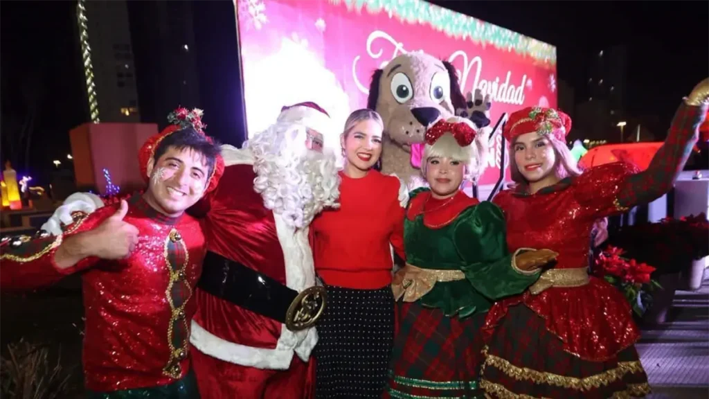 Estrella Palacios da comienzo a la Villa Navideña en el Parque Central de Mazatlán