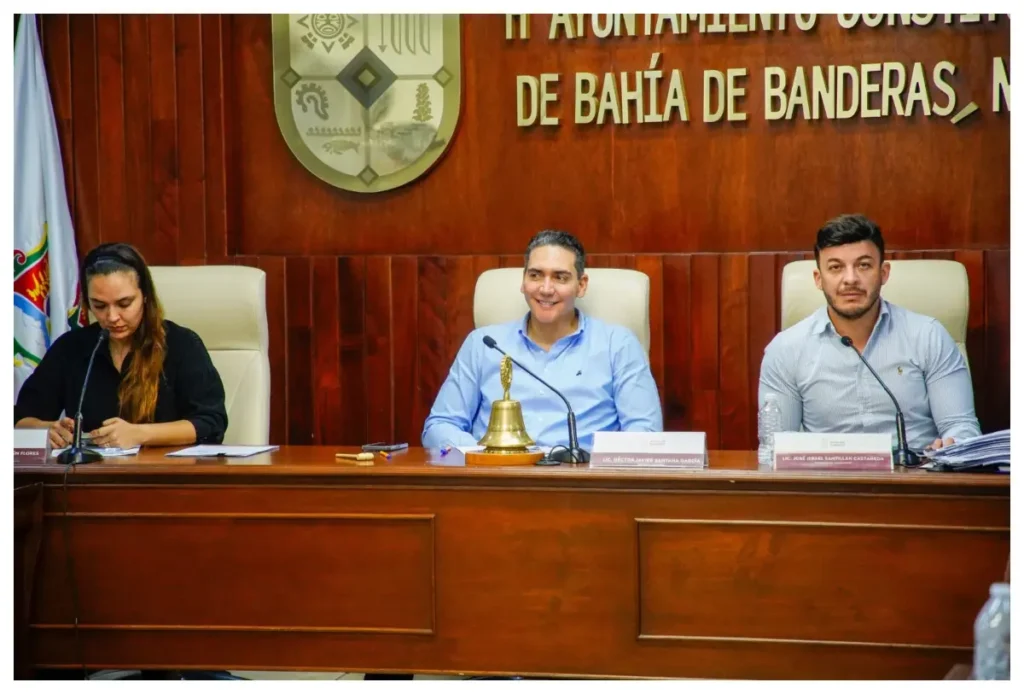 Extrabajadores de Bahía de Banderas llevan casi un año sin recibir su finiquito: trámites estancados y falta de respuestas oficiales