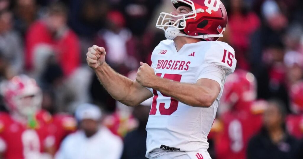 Fernando Mendoza es el Jugador del Año de AP tras llevar a su equipo en México a un récord de 13-0 y a la mejor siembra en la liga.