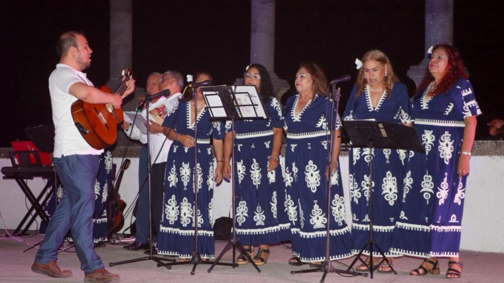Finalizan los programas educativos 2025 con una noche especial en los Arcos del Malecón