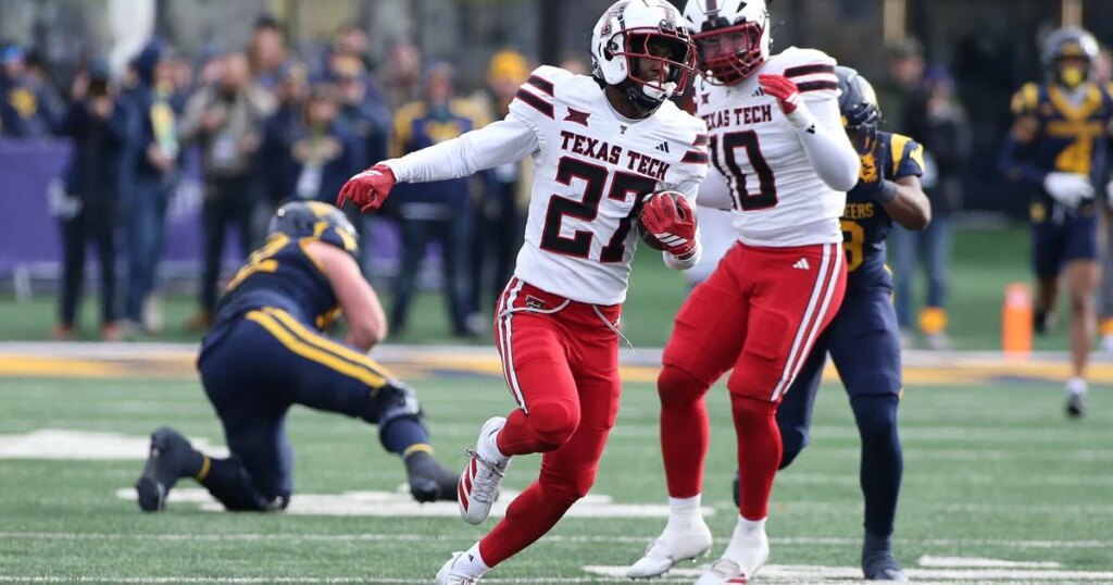 Georgia ocupa el tercer lugar detrás de Ohio State e Indiana en el movimiento del Top 25 mientras Oregon y Texas Tech también avanzan.