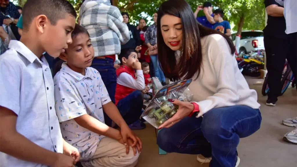 Gran Posada Navideña para cerca de 300 niños y niñas del Lateral 18 en Ahome