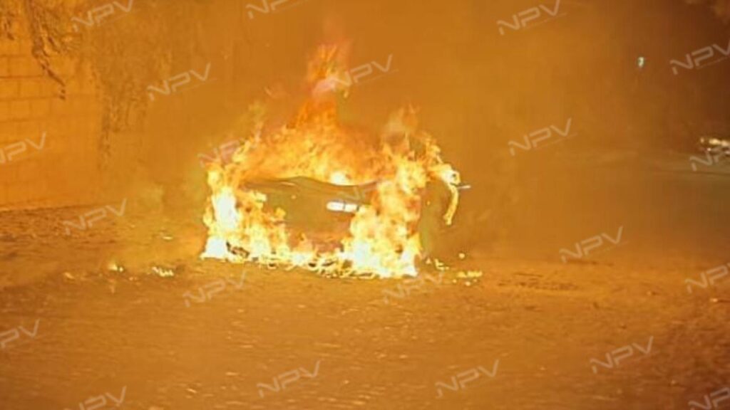 Incendio de un coche en la colonia El Coapinole