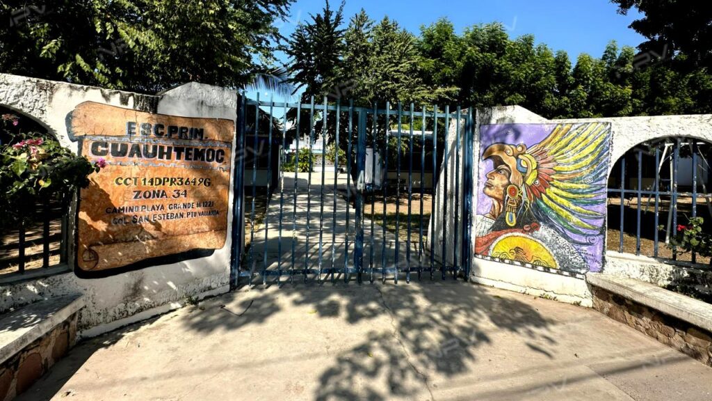 Increíble asalto a la escuela primaria de San Esteban bajo la mirada de la Guardia Nacional