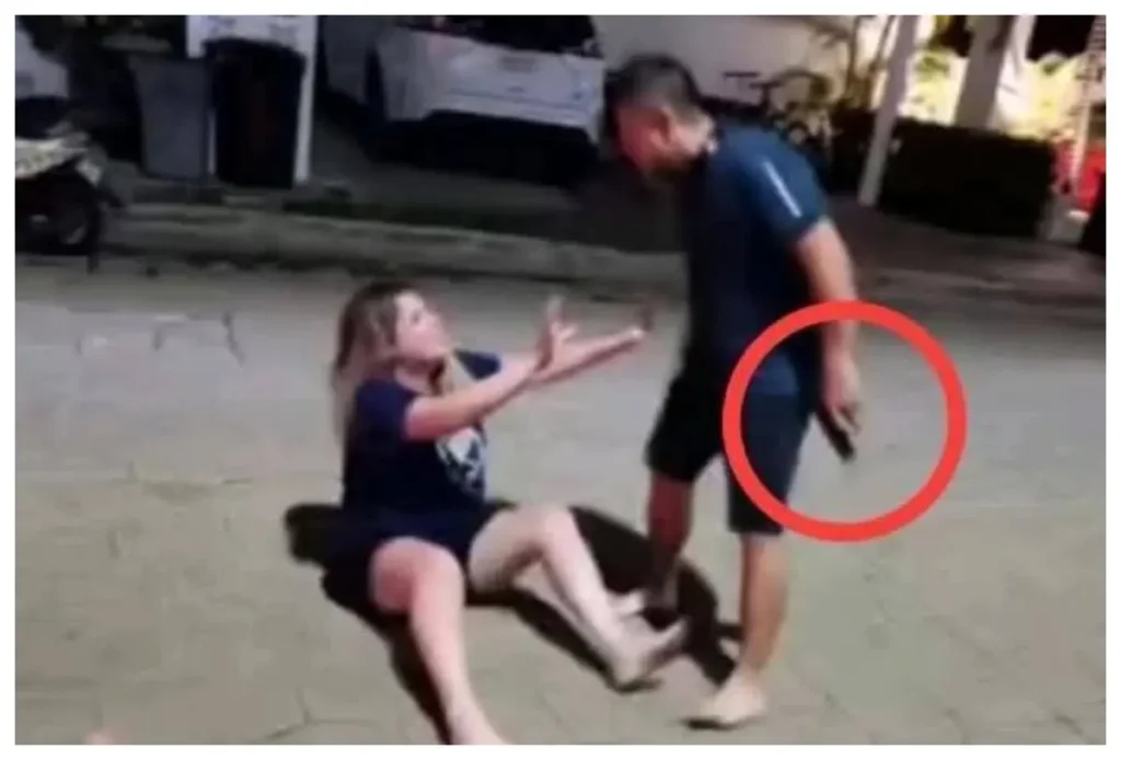 Juez grabado agrediendo a su pareja en Cancún, armado y en acción