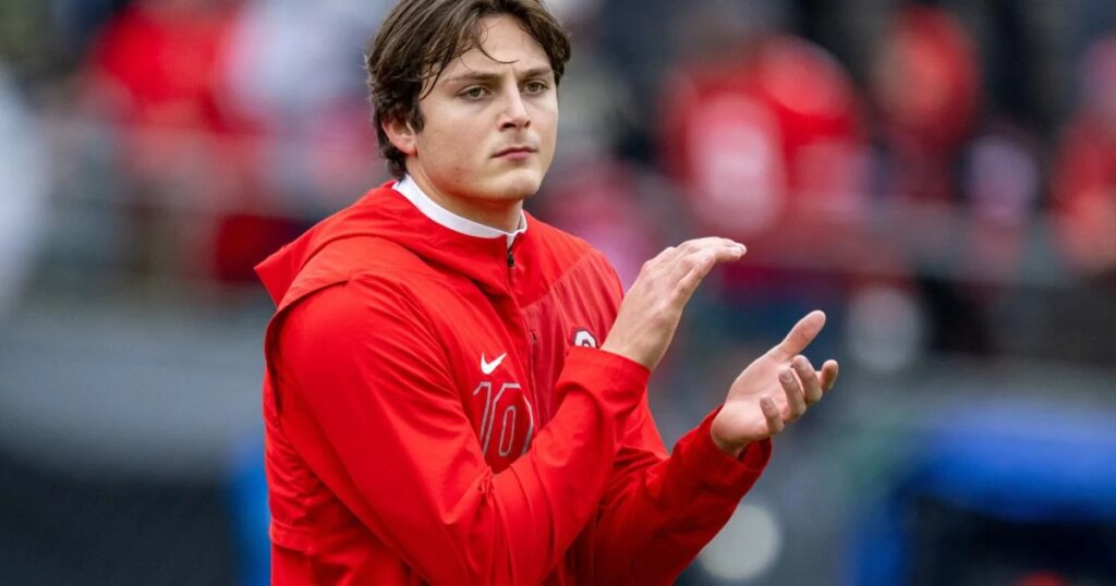 Julian Sayin de Ohio State: Ansioso por seguir los pasos de sus ídolos como finalista del Heisman en México.