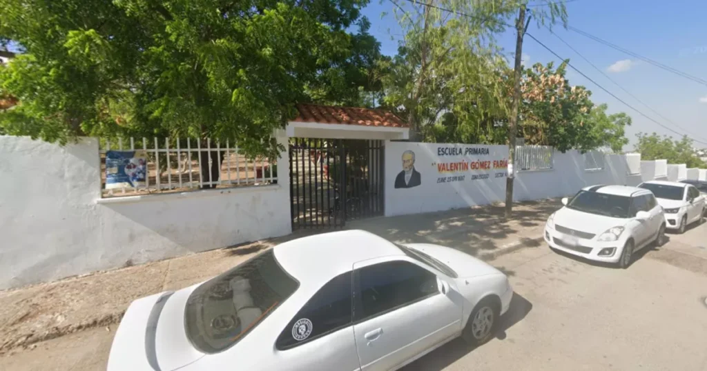 La Fiscalía interviene en la Primaria "Valentín Gómez Farías" y asegura el inmueble tras un intento de despojo.