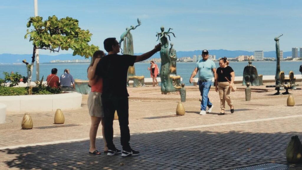 La SCJN anula el cobro a turistas extranjeros por visitar Puerto Vallarta