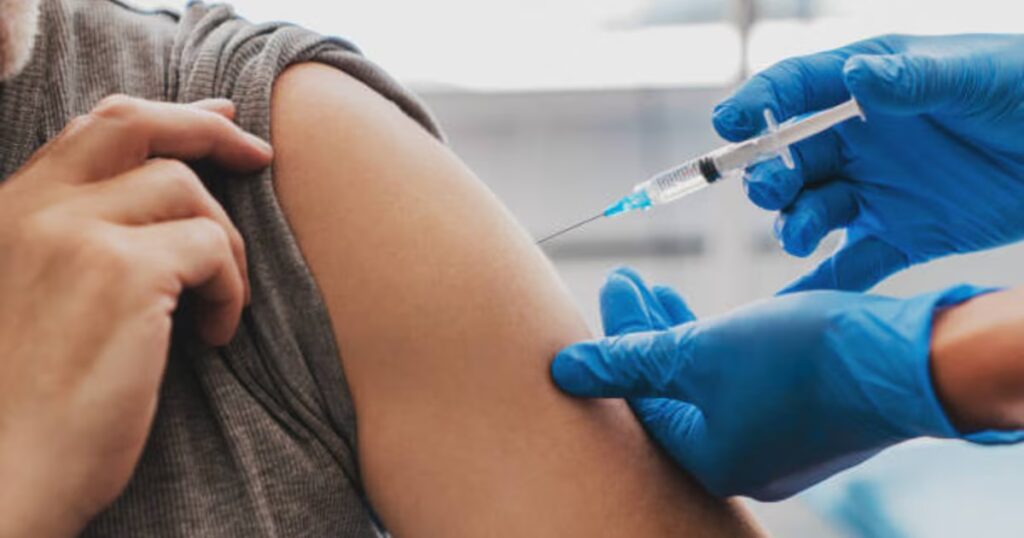 La Secretaría de Salud garantiza la disponibilidad de vacuna y tratamiento para la influenza H3N2 en México