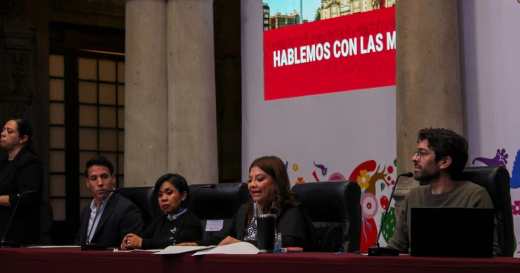 Locatel lanza un innovador sistema de LSM para personas con discapacidades auditivas