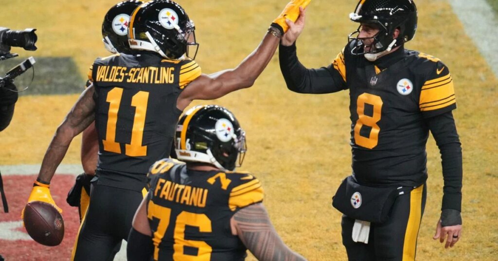 Los Packers y los Steelers superan a los Delfines, mantienen el liderato en la AFC Norte con una victoria de 28-15.