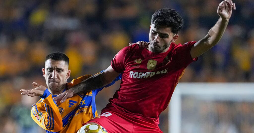 Los Tigres superan al Toluca por la mínima y el campeón del Apertura 2025 se decidirá el próximo domingo en el Nemesio Diez.