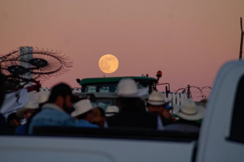 Los agricultores en protesta se retiran tras la rápida aprobación de la ley del agua por el Senado