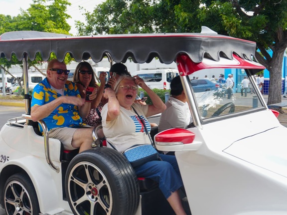 Más de 6,000 cruceristas dinamizan la economía de Mazatlán.