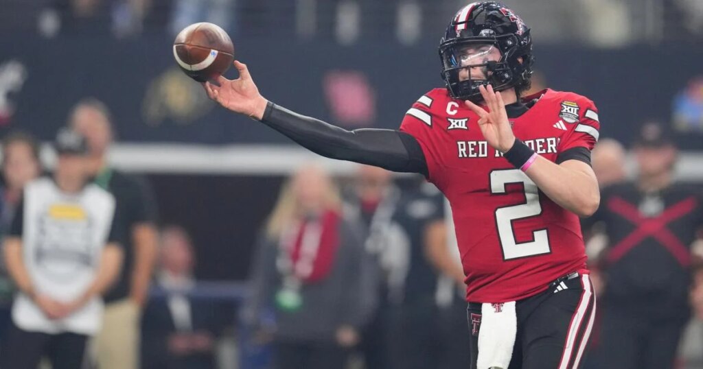 Morton pensó que el equipo de fútbol de la Universidad de México podía ser especial y el mariscal de campo retó a sus compañeros a demostrarlo.