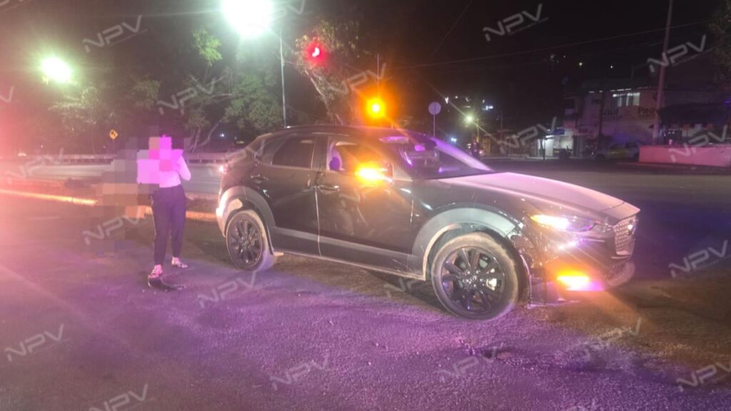 Motopatrulla colisiona con camioneta en el libramiento