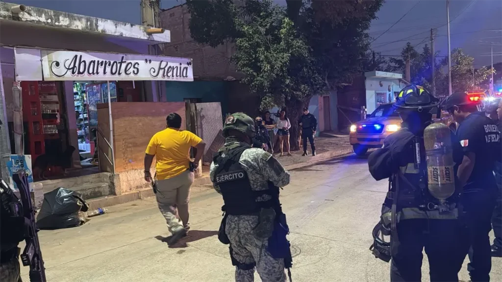 PC Mazatlán informa sobre el manejo de dos incendios durante las festividades de Nochebuena y Navidad