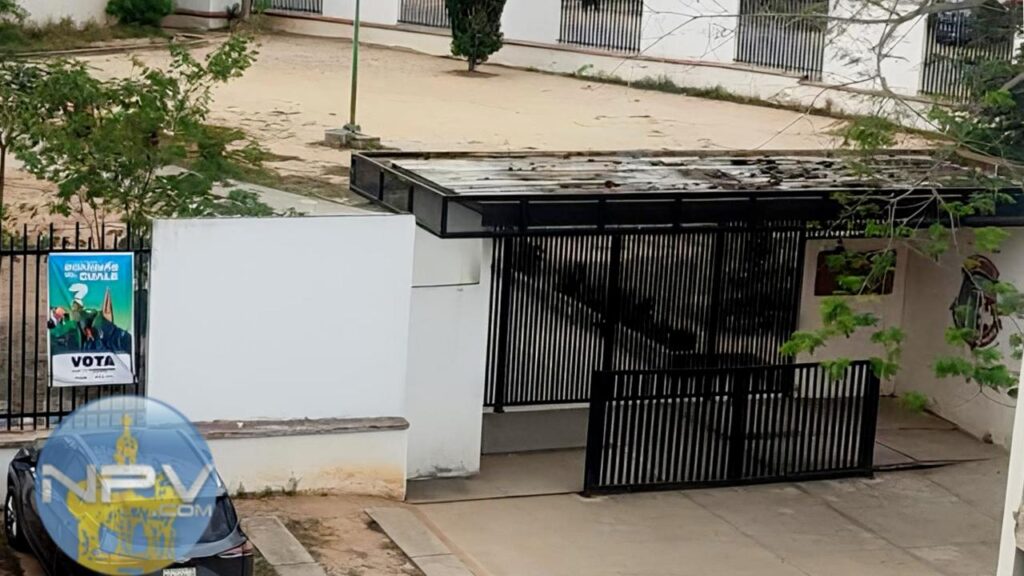 Padres de familia se oponen al cierre de la escuela en Ecoterra por la directora Blanca Ivonne González Ortiz