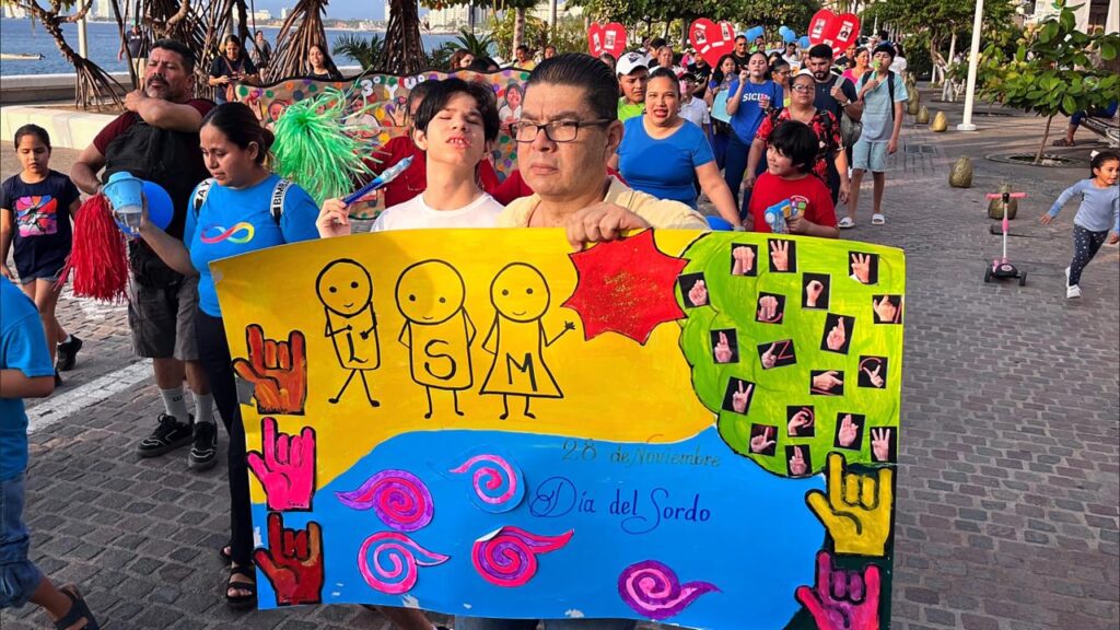 Puerto Vallarta conmemora el Día de las Personas con Discapacidad con una caminata inclusiva