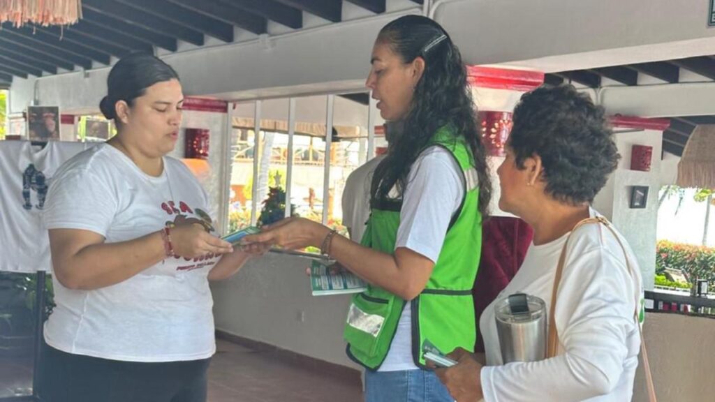 Refuerzan la recolección de basura en la Zona Romántica debido al aumento del turismo
