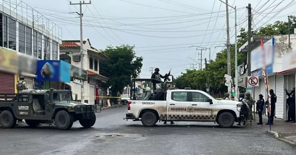 Retiran explosivos tras ataque a una casa en la Canaco, Culiacán, ¡casi 48 horas después!