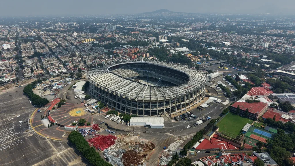 Revelan imágenes del Estadio Azteca a meses de la inauguración del Mundial 2026.