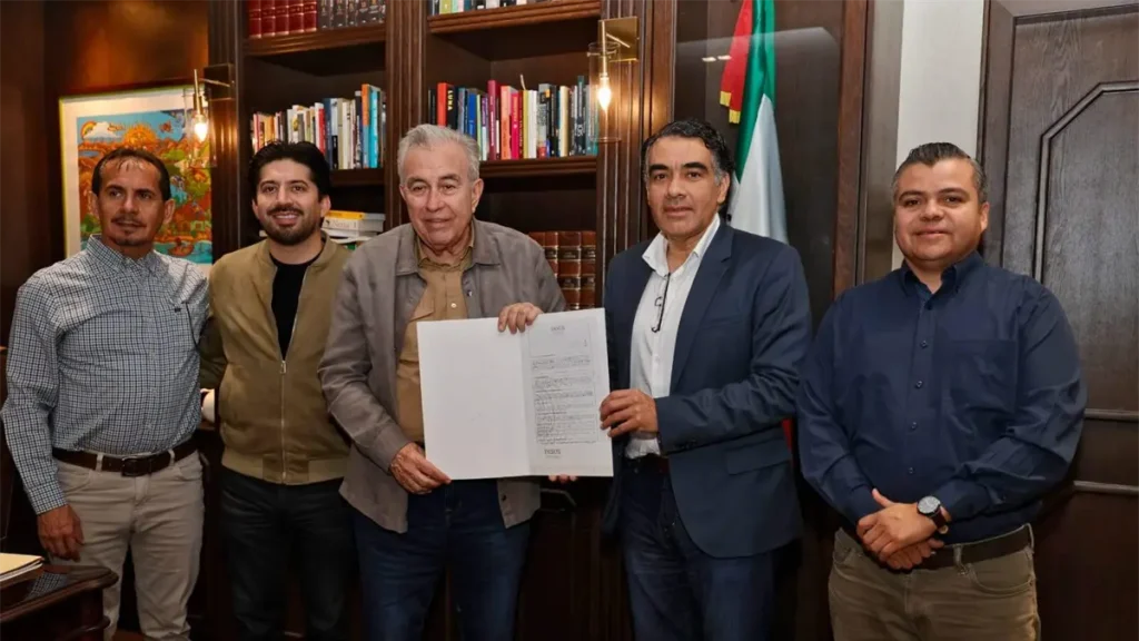 Rocha Moya se encuentra con el Director de INSUS para presentar terrenos destinados a la construcción de Viviendas del Bienestar