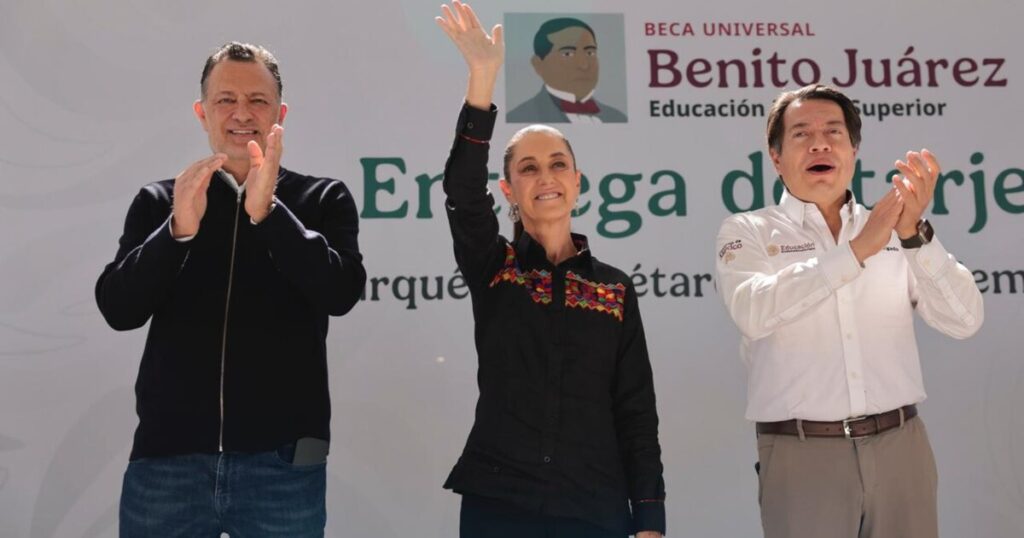 Sheinbaum identifica las tres razones clave por las que los jóvenes abandonan la escuela al otorgar becas en Querétaro