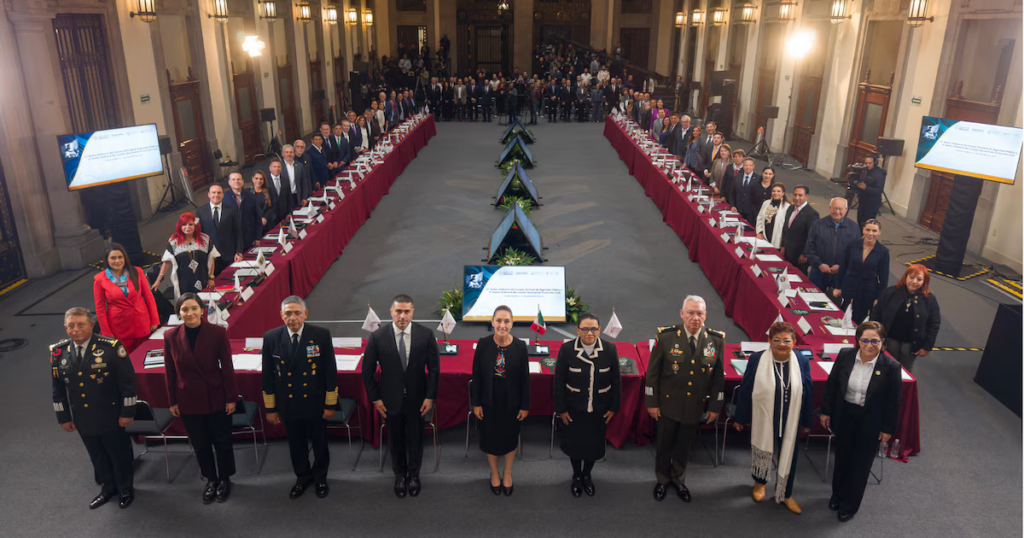 Sheinbaum lidera encuentro de seguridad con Harfuch y gobernadores para impulsar la paz