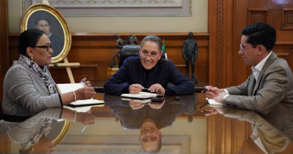 Sheinbaum se comunica con el papa León XIV y le reitera su invitación a México: “Envía bendiciones”